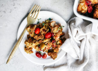 Easy Vegan Stuffing with Cranberries